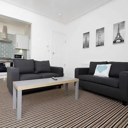 Vinery House Leeds Holiday home *